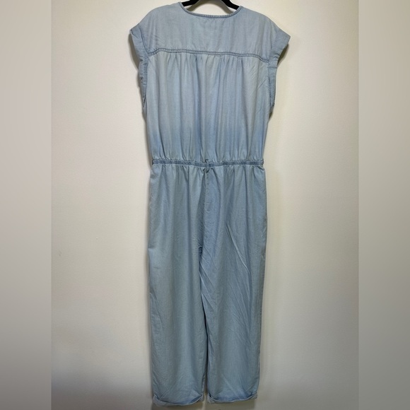 Dex | Light Blue Tencel Jumpsuit | Sleeveless Button-Front Resortwear One-Piece - Picture 4 of 9